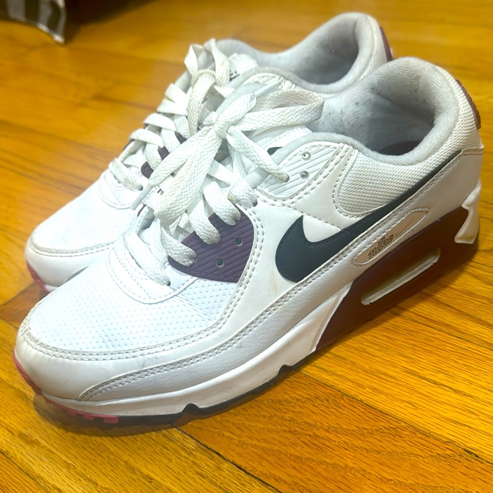 Nike air max 90s women’s dark white beetroot.